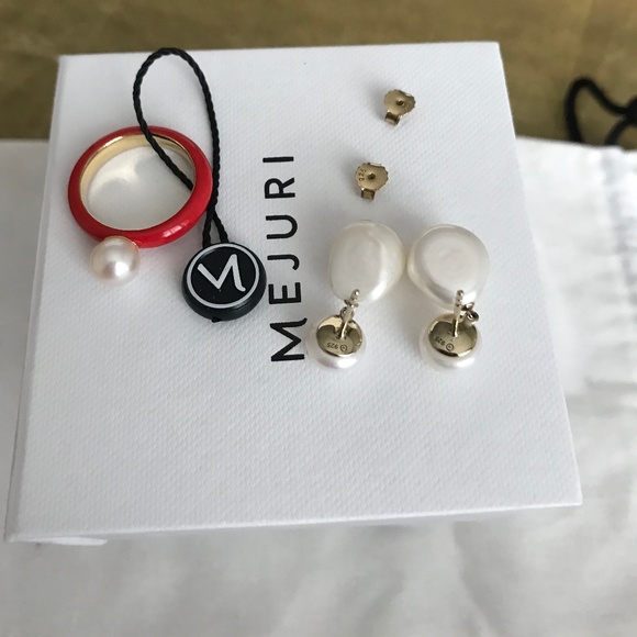 Mejuri Pearl ring&earrings - Picture 5 of 14